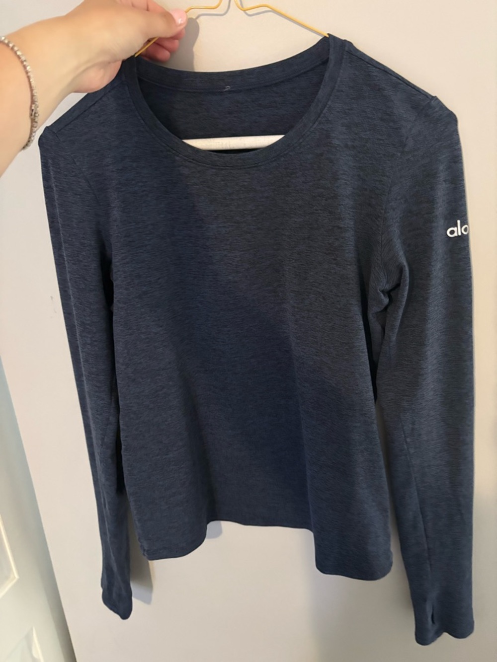 ALO Yoga Finesse Women’s Long Sleeve Crew Neck Top- heather blue